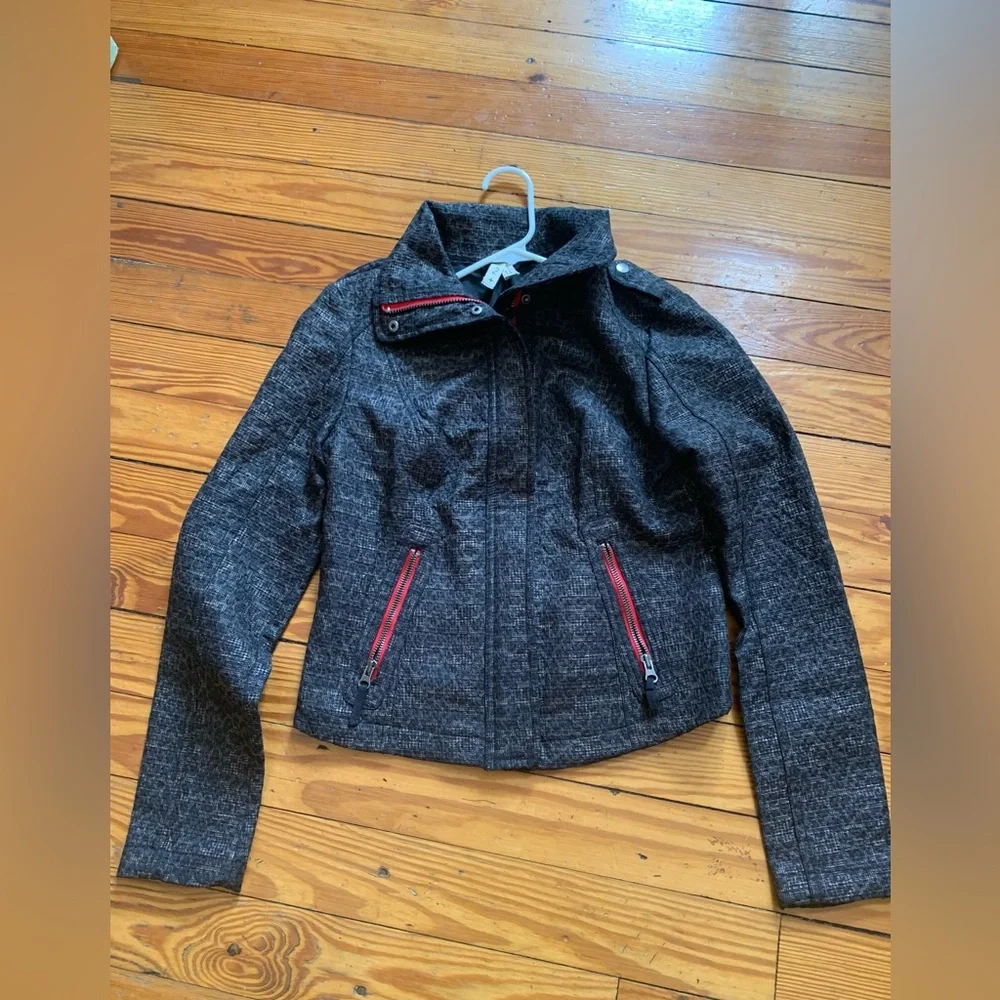 SALE! 24 hrs! Free People We The Free Moto Jacket Cheetah Print Size 2
Like New! - Picture 4 of 12
